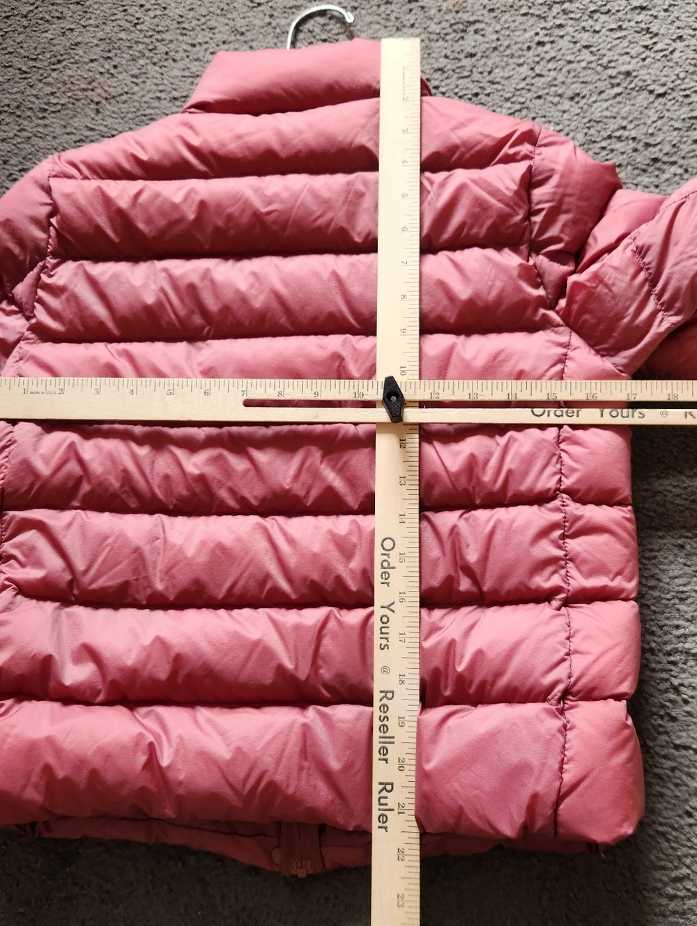 UNIQLO Women’s Puffer Jacket Extra Small Pink Quilted Ultra Light Down Packable - Picture 8 of 10